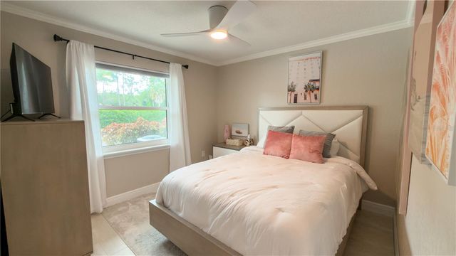 954 LA COSTA CIRCLE 1, Sarasota, FL 34237