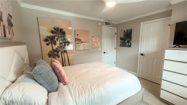 954 LA COSTA CIRCLE 1, Sarasota, FL 34237