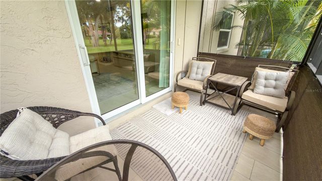 954 LA COSTA CIRCLE 1, Sarasota, FL 34237