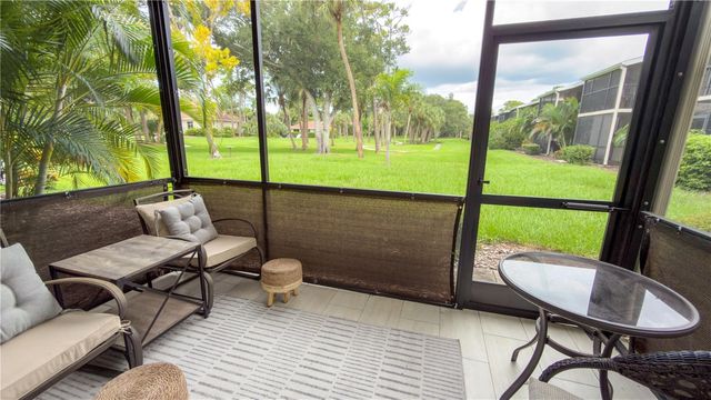 954 LA COSTA CIRCLE 1, Sarasota, FL 34237