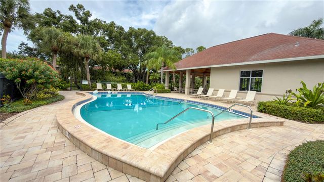 954 LA COSTA CIRCLE 1, Sarasota, FL 34237