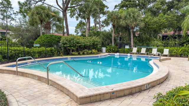 954 LA COSTA CIRCLE 1, Sarasota, FL 34237