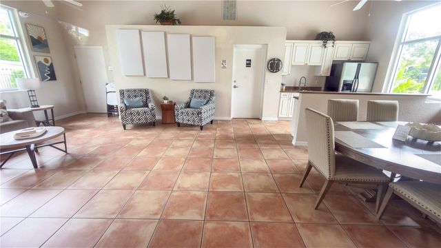 954 LA COSTA CIRCLE 1, Sarasota, FL 34237