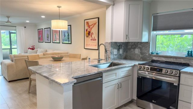 954 LA COSTA CIRCLE 1, Sarasota, FL 34237