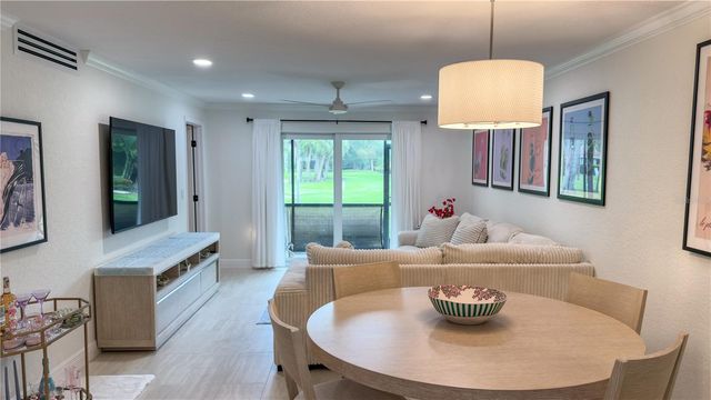 954 LA COSTA CIRCLE 1, Sarasota, FL 34237