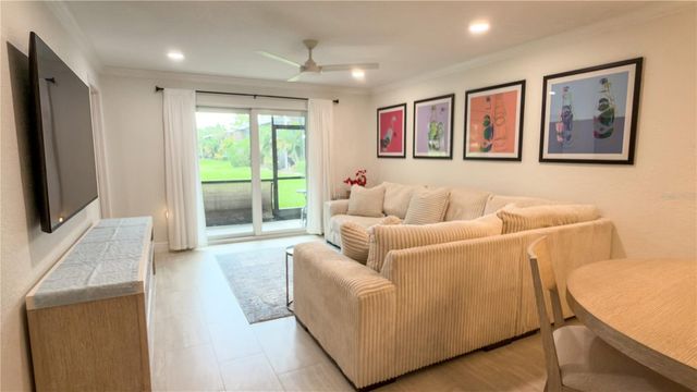 954 LA COSTA CIRCLE 1, Sarasota, FL 34237