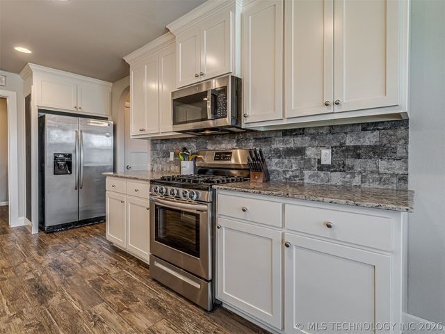 13040 E 137th Street N, Collinsville, OK 74021