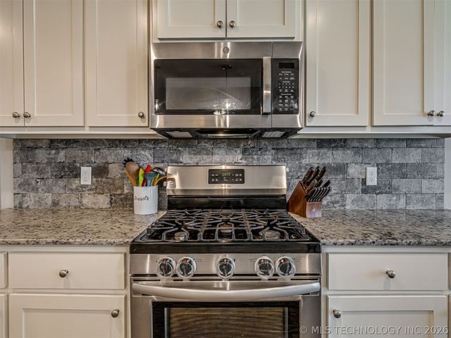 13040 E 137th Street N, Collinsville, OK 74021