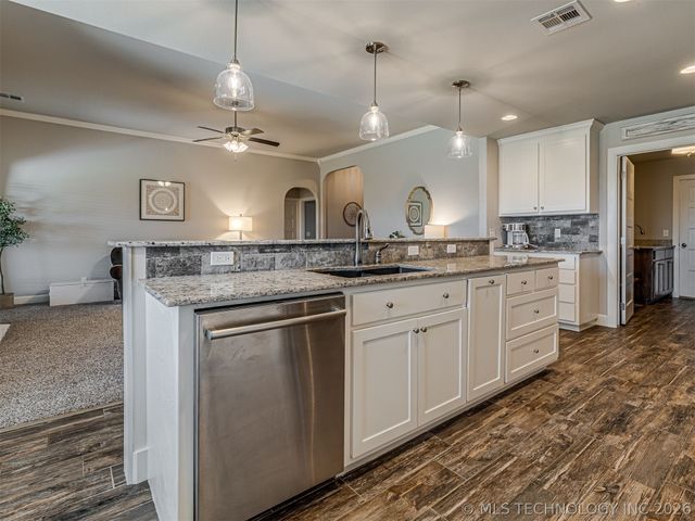 13040 E 137th Street N, Collinsville, OK 74021