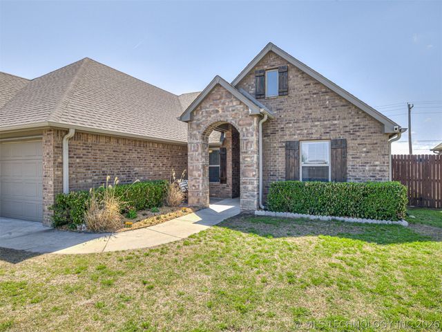 13040 E 137th Street N, Collinsville, OK 74021