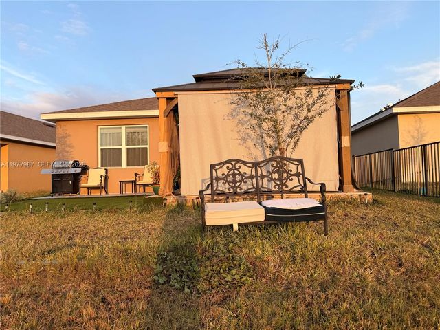 12422 SW Rimini Way, Port St. Lucie, FL 34987