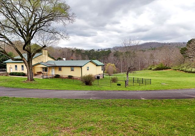 252 Dixie Drive, Blairsville, GA 30512