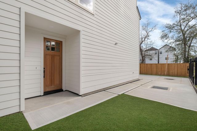 826 Curtin Street F, Houston, TX 77018