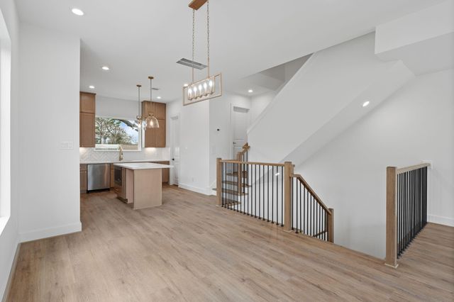 826 Curtin Street F, Houston, TX 77018