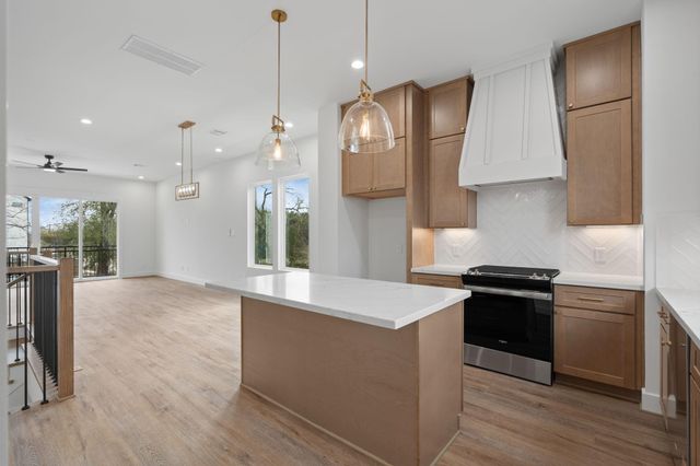 826 Curtin Street F, Houston, TX 77018