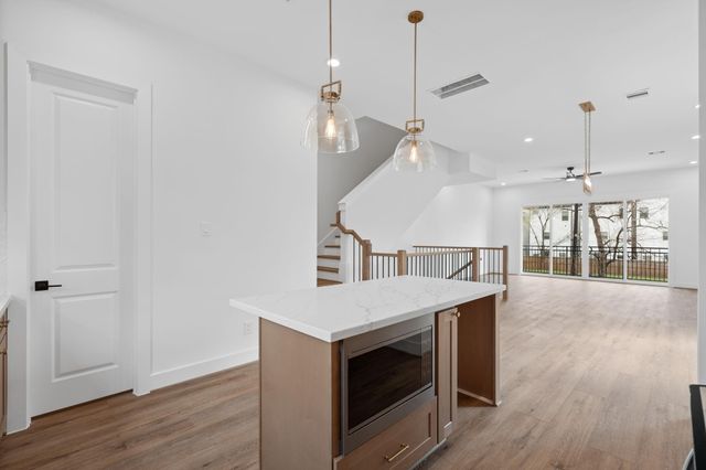 826 Curtin Street F, Houston, TX 77018