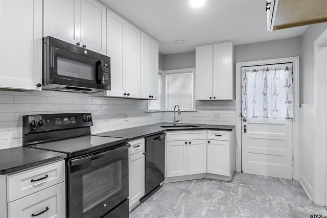 1211 W Cochran, Tyler, TX 75702