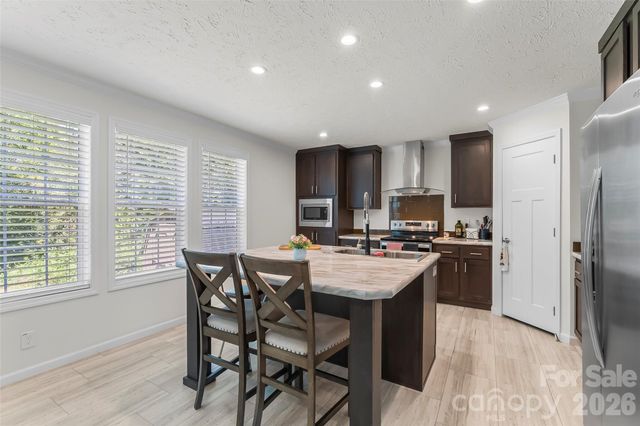 1940 Eastbrook Circle, Morganton, NC 28655