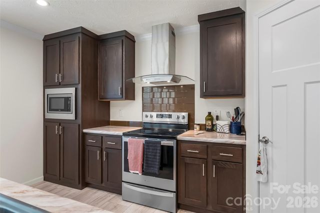 1940 Eastbrook Circle, Morganton, NC 28655