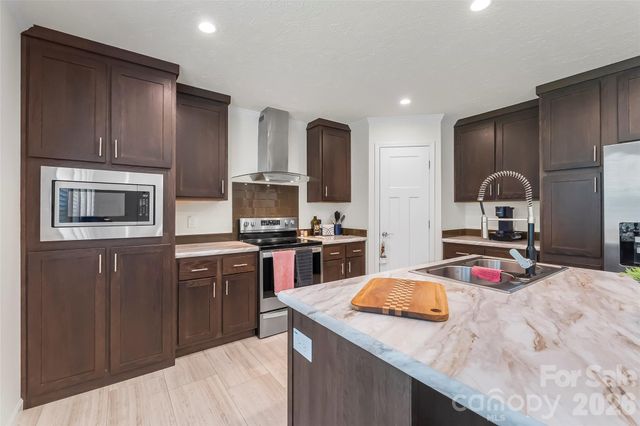 1940 Eastbrook Circle, Morganton, NC 28655