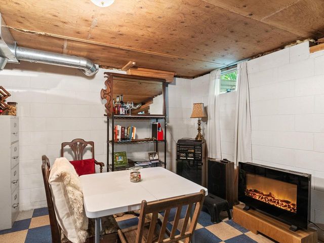 3815 W Twin LANE, Two Rivers, WI 54241