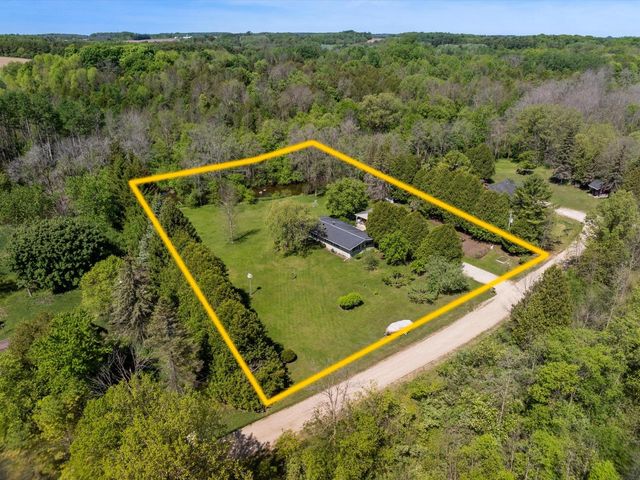 3815 W Twin LANE, Two Rivers, WI 54241