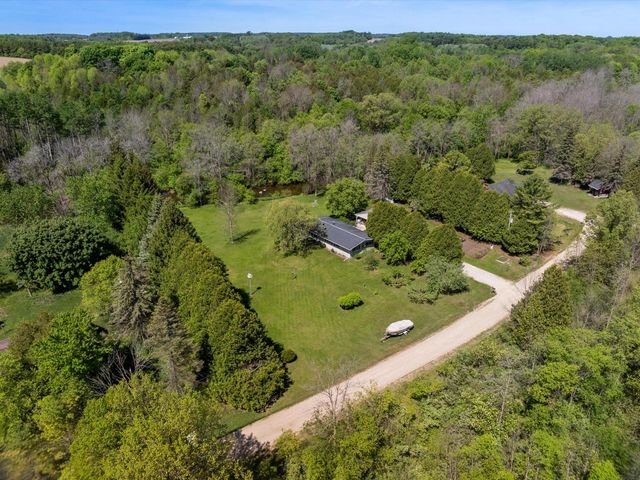 3815 W Twin LANE, Two Rivers, WI 54241