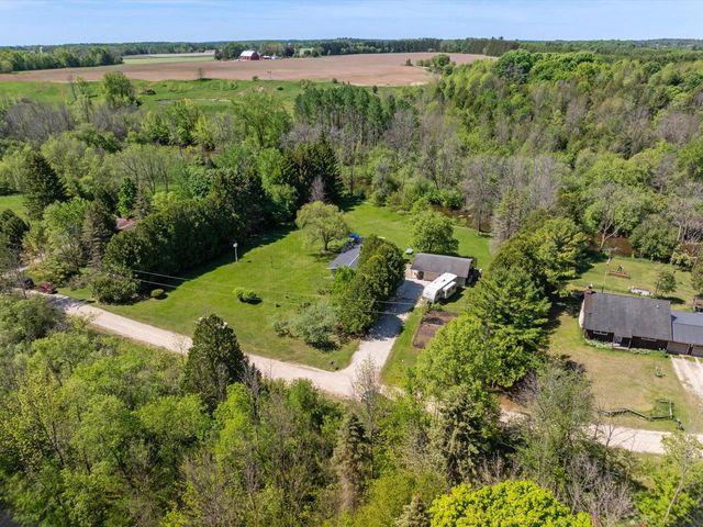 3815 W Twin LANE, Two Rivers, WI 54241
