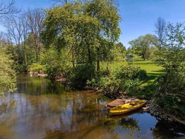 3815 W Twin LANE, Two Rivers, WI 54241
