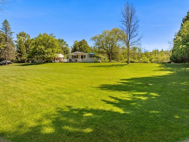 3815 W Twin LANE, Two Rivers, WI 54241
