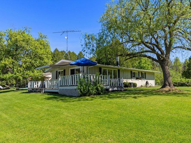 3815 W Twin LANE, Two Rivers, WI 54241