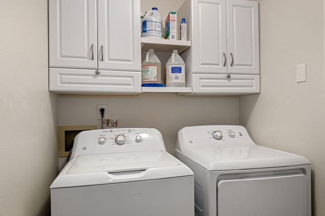 3041 SW Salmon Avenue, Redmond, OR 97756