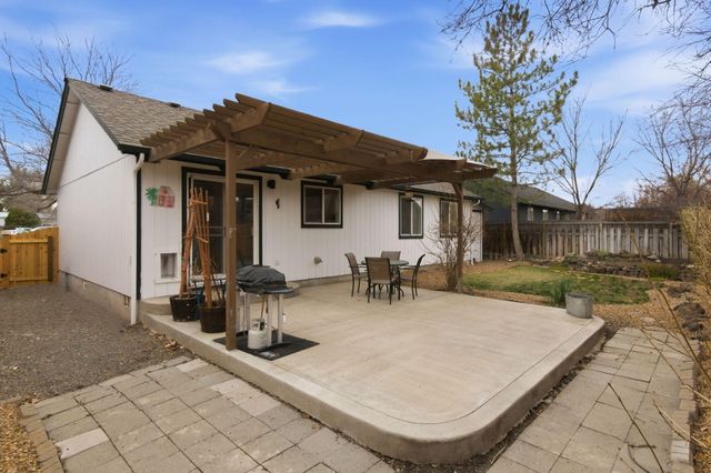 3041 SW Salmon Avenue, Redmond, OR 97756