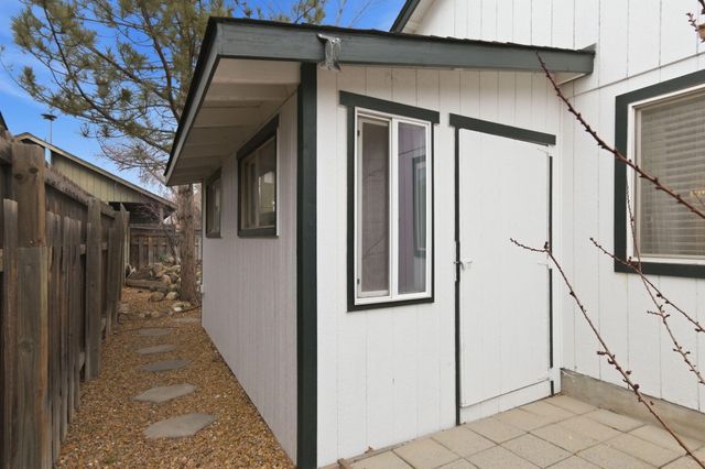 3041 SW Salmon Avenue, Redmond, OR 97756