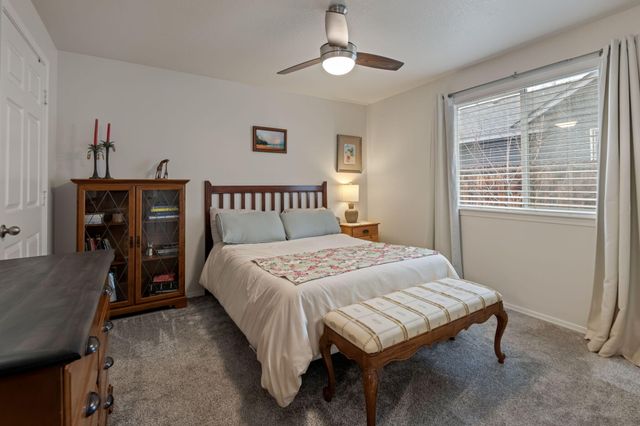 3041 SW Salmon Avenue, Redmond, OR 97756