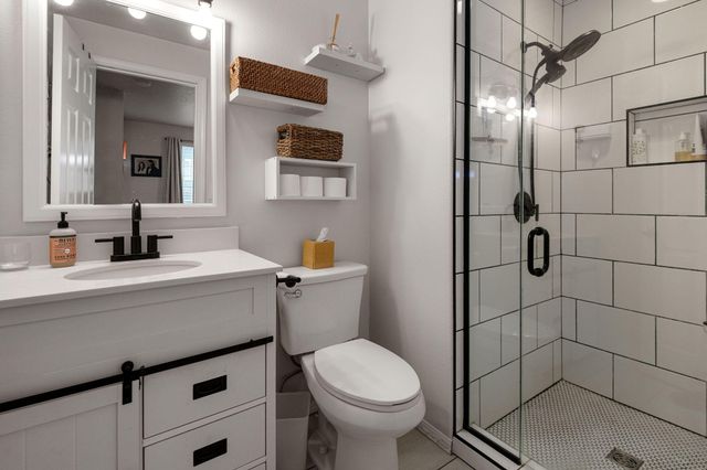 3041 SW Salmon Avenue, Redmond, OR 97756