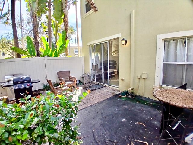 247 Lake Monterey Circle, Boynton Beach, FL 33426