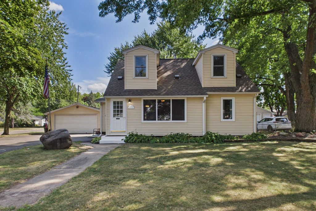 1474 Burke Avenue E, Maplewood, MN 55109 — photo 2