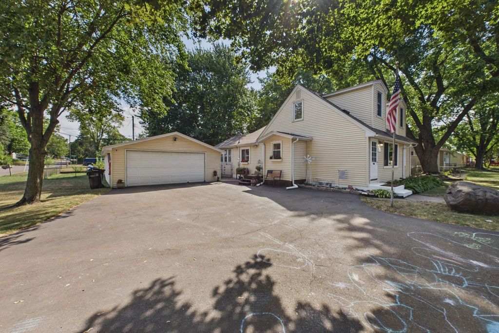 1474 Burke Avenue E, Maplewood, MN 55109 — photo 3