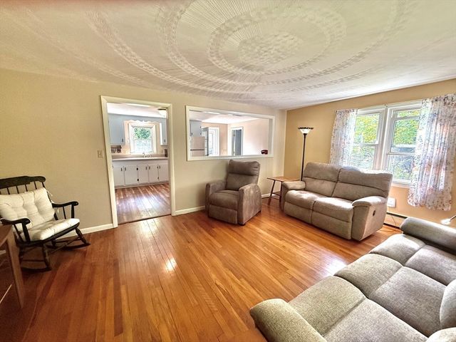 9-R Gates Terrace, Sterling, MA 01564