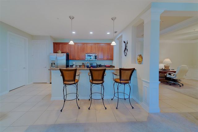 7901 SEMINOLE BOULEVARD 1205, Seminole, FL 33772