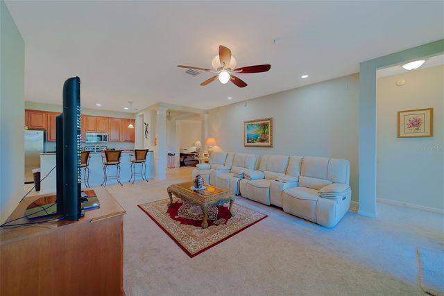 7901 SEMINOLE BOULEVARD 1205, Seminole, FL 33772