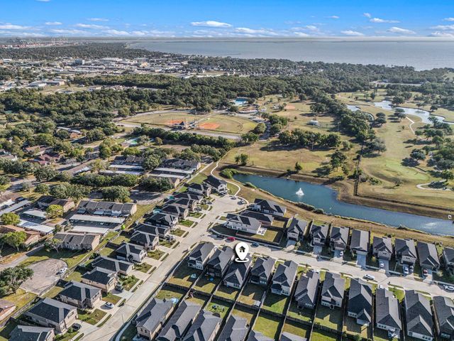 167 Lucky Manor Lane, La Porte, TX 77571