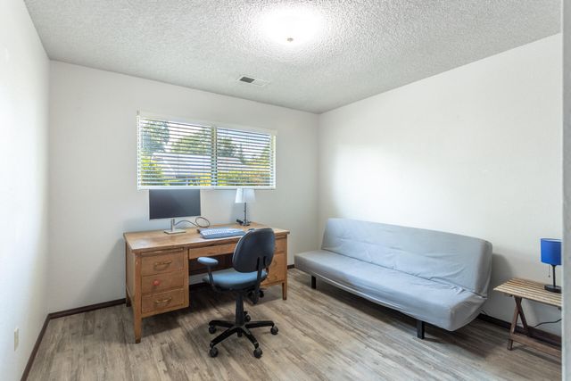 1870 Del Mar Avenue, Redding, CA 96003