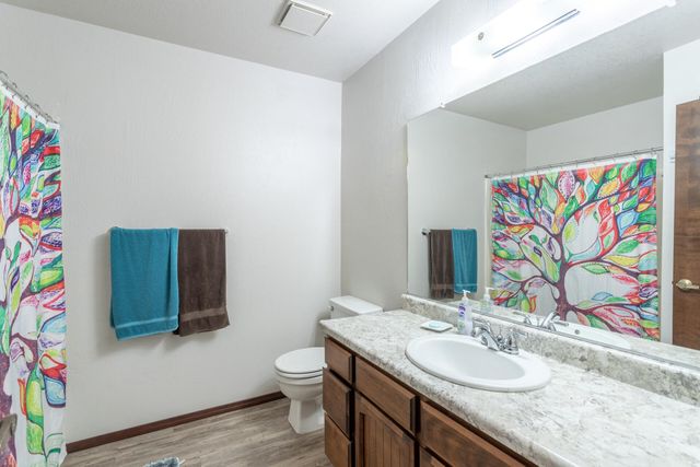 1870 Del Mar Avenue, Redding, CA 96003