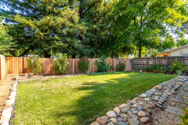 1870 Del Mar Avenue, Redding, CA 96003