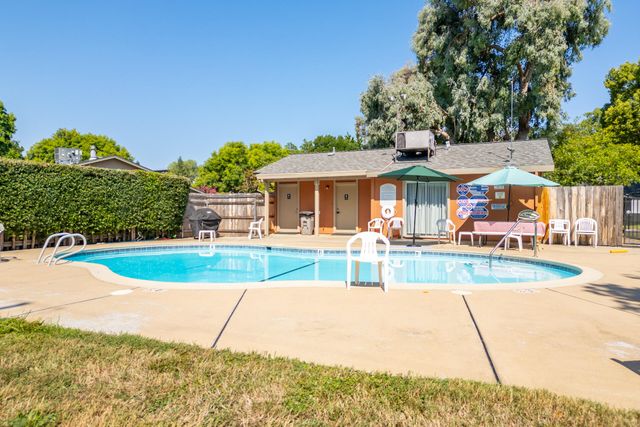 1870 Del Mar Avenue, Redding, CA 96003