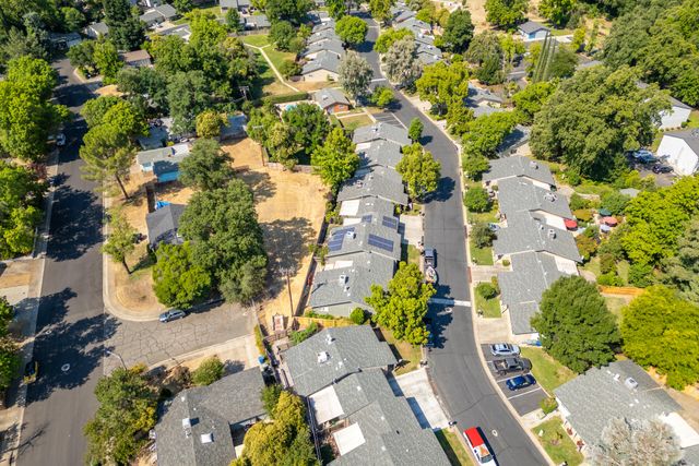 1870 Del Mar Avenue, Redding, CA 96003