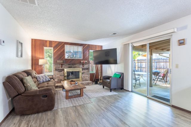 1870 Del Mar Avenue, Redding, CA 96003