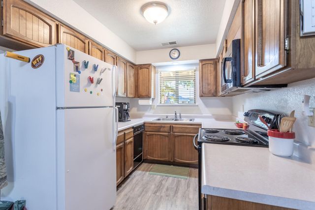 1870 Del Mar Avenue, Redding, CA 96003